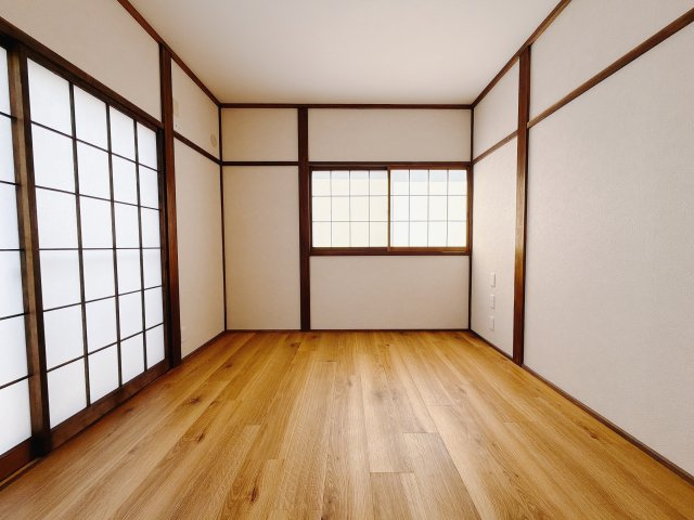【中古戸建】前橋市下細井町の洋室|■洋室｜子供部屋のメリットは「自立心を養うことができる」「自分で整理整頓できるようになる」そして、お子様が成長した際には「プライバシーを確保できる」といい事だらけ♪