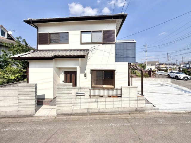 【中古戸建】前橋市下細井町の外観|■外観｜ここから始まる「日常」はご家族にとってかけがえのない時間となります。少しでも豊かに、快適に。