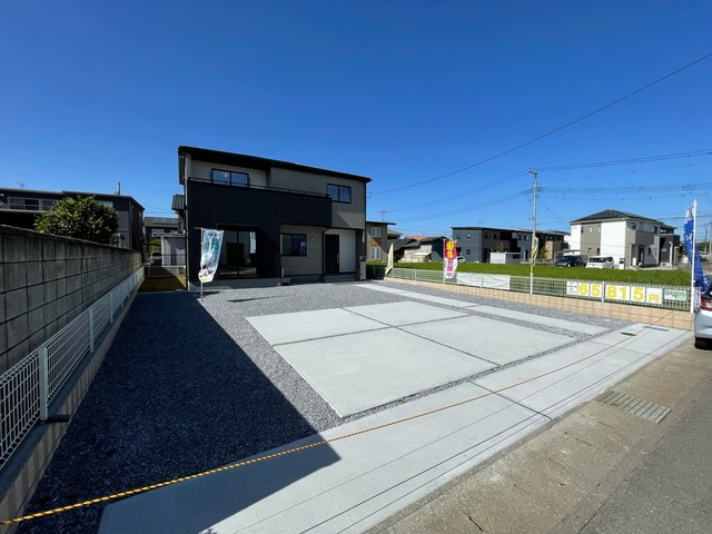 大平町西水代　新築戸建20-1の駐車場