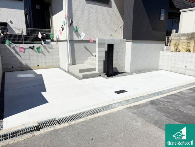 24(土)25(日)現地説明会！◆藤井寺市国府　第1期　新築一戸建ての駐車場|駐車スペース！散水栓があるので、こまめに愛車を洗えます！