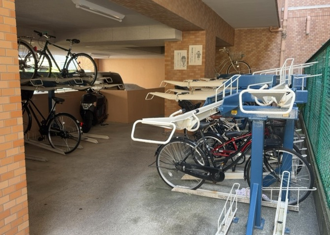 【駐輪場】 | ライオンズマンション淵野辺 | マンションの駐輪場は、事前に空きがあるか確認を取ると安心です。せっかく入居したのに駐輪スペースがない！なんてことになったら大変ですよね。そこで、内見時や購入前にはまず事前に確認しておくと良いでしょう。