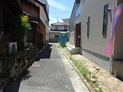 南区向洋大原町の前面道路含む現地写真