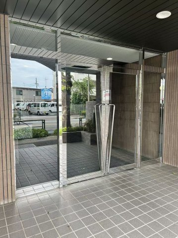 ドムール江古田のエントランス