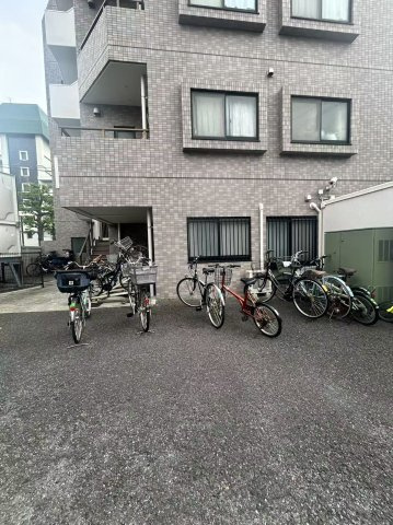 ドムール江古田の駐輪場