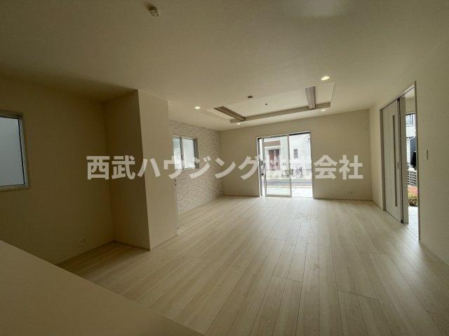 【仲介手数料無料】所沢市東狭山ケ丘全７棟５号棟　所沢市の新築なら西武ハウジングの居間・リビング