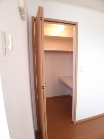 【収納】 | ヴァンクール貴志川Ⅱ | 小物を収納するのに便利です