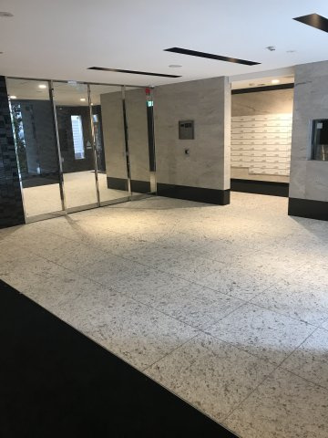 フュージョナル浅草ＦＯＲＥＳＴのエントランス