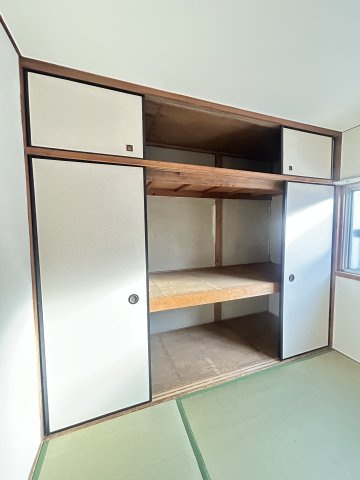 猪名寺2丁目連棟貸家(15-37)の収納