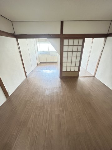 猪名寺2丁目連棟貸家(15-37)の居間・リビング