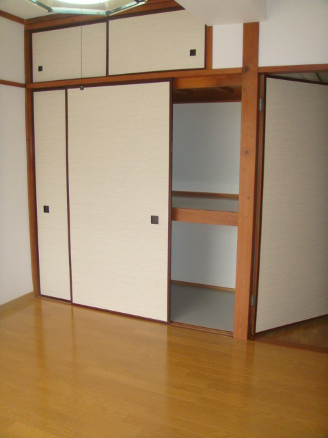 関口ビルの洋室|収納