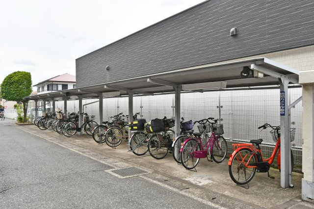 シティプラザせんげん台弐番館の駐輪場|■お客様との会話を大切にし、一人ひとりにあった資金計画やプランをご提案致します。「家を買って終わり」ではなく、「買ってからがスタート」と考え、ご提案します。ローンのご相談は私たちにお任せ下さい。