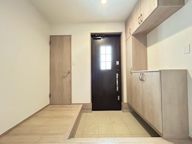 ハートフルタウン　一宮市北方町北方81番　全2区画分譲の玄関|玄関ドアの鍵はディンプルキーと内側はサムターンキーになっており防犯性の高い仕様になっています。