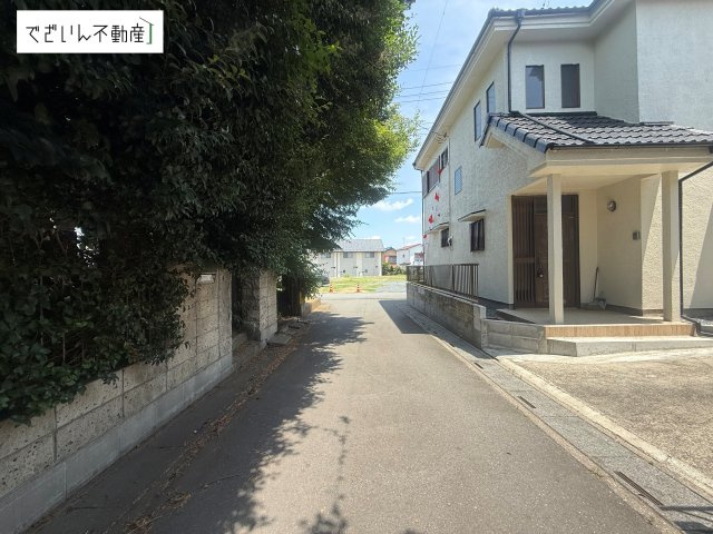 【前面道路含む現地写真】 | 寄居町富田　中古住宅   | 現地(2026年6月撮影)