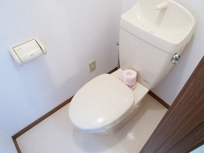 【トイレ】 | メゾン余部 | ゆったりとした空間のトイレです