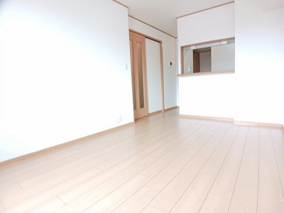 【居間・リビング】 | ベンファーター | こちらの居間で趣味の時間をお楽しみください