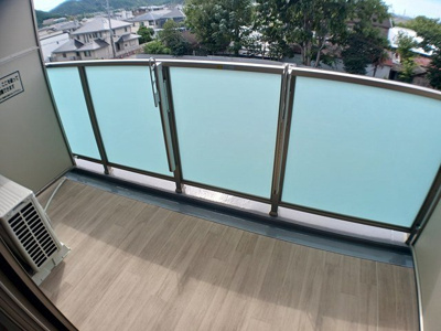 【バルコニー】 | ザ　ベース東姫路 | 外からの目が気にならないバルコニーで洗濯物が干せます