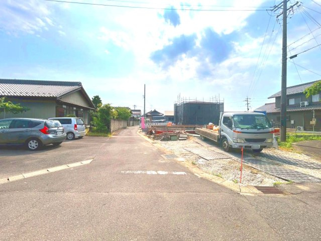 ハートフルタウン　一宮市北方町北方81番　全2区画分譲の前面道路含む現地写真|「現地（2026年6月12日）撮影」　　
■前面道路　
■ヤマダ不動産　株式会社リライフ