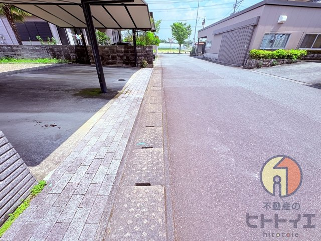 中古戸建)八女郡広川町大字新代の前面道路含む現地写真