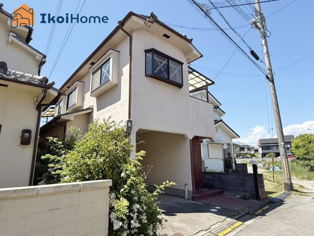 明石市大久保町西島　中古戸建の玄関|物件・当店の最寄駅まで無料送迎！最短10分で指定場所へお迎えに向かいます！まずはお問い合わせください