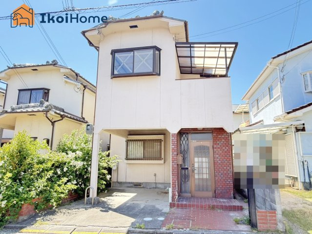 明石市大久保町西島　中古戸建の駐車場|●年中無休：当日予約可●駐車スペースは1台ございます！玄関ポーチもゆったりしております！