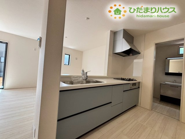 深谷市稲荷町北　第3　新築一戸建て　リーブルガーデン　01のキッチン