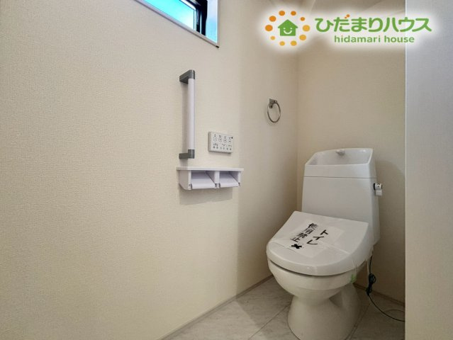 深谷市稲荷町北　第3　新築一戸建て　リーブルガーデン　01のトイレ