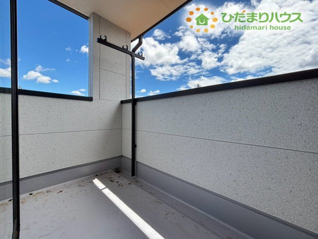 深谷市稲荷町北　第3　新築一戸建て　リーブルガーデン　01のバルコニー
