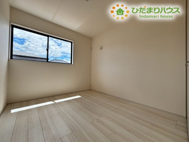 深谷市稲荷町北　第3　新築一戸建て　リーブルガーデン　01の洋室