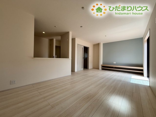深谷市稲荷町北　第3　新築一戸建て　リーブルガーデン　01の居間・リビング