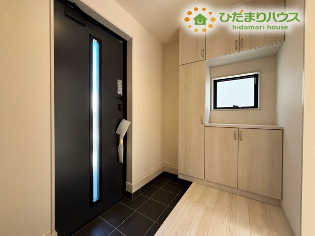 深谷市稲荷町北　第3　新築一戸建て　リーブルガーデン　01の玄関