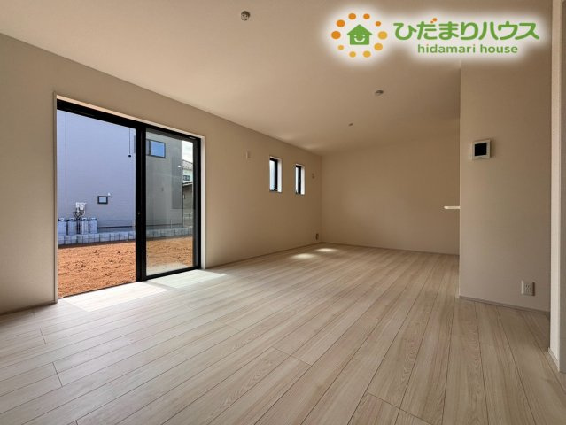 深谷市稲荷町北　第3　新築一戸建て　リーブルガーデン　01の居間・リビング