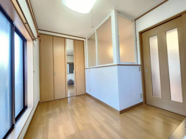長岡京市柴の里の洋室|ホワイト×ベージュの明るい空間。
インテリアコーディネートも楽しんでいただけます！