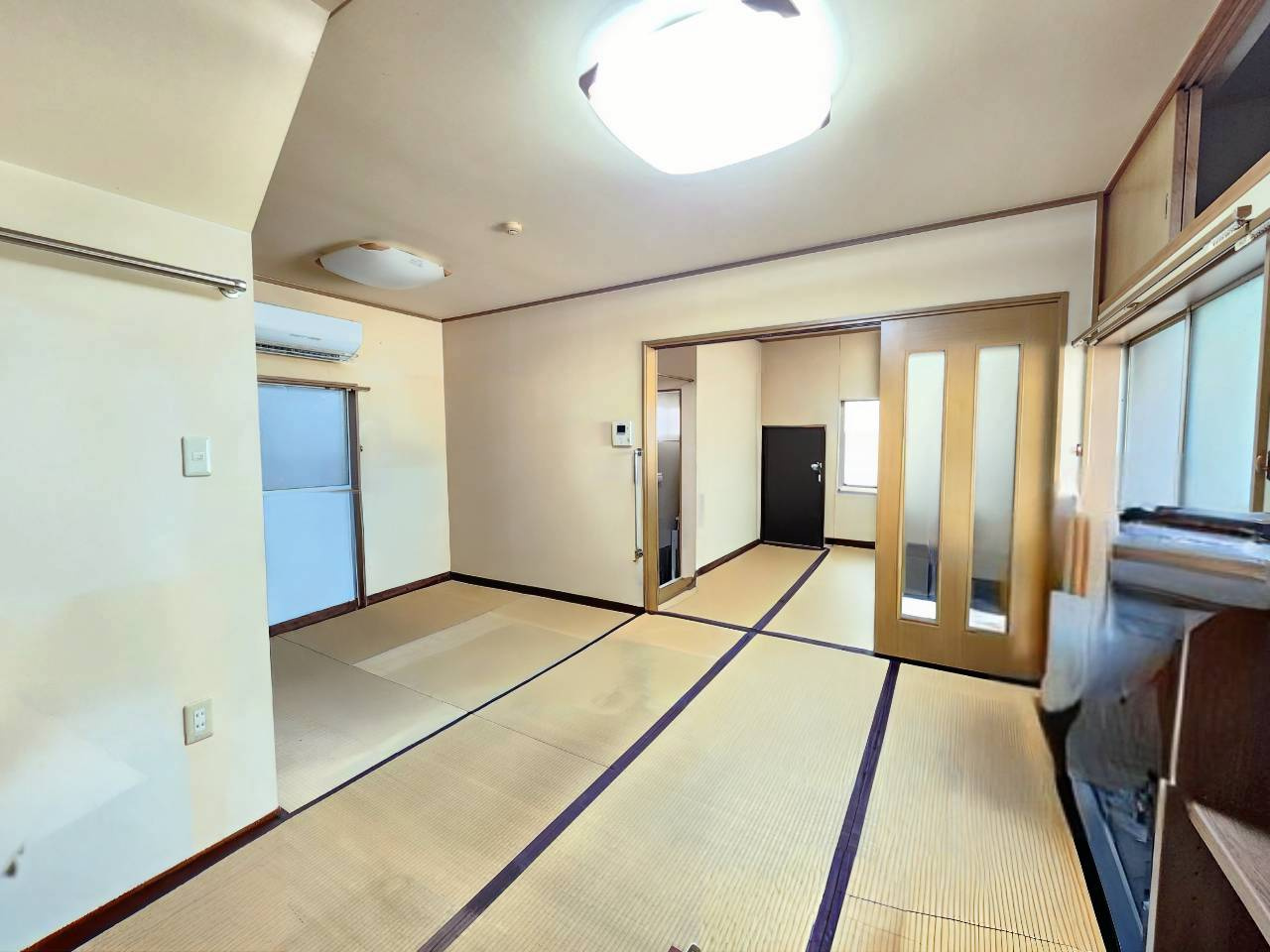 長岡京市柴の里の和室|キッチン・浴室・洗面・トイレなどの水回りを1階に集約！
1階だけでも生活が完結しやすい、便利な間取り