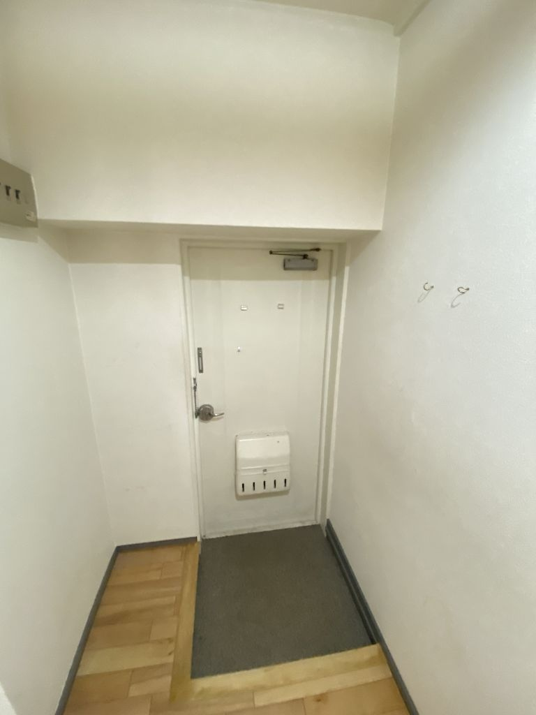東雲ロイヤルハイツの玄関