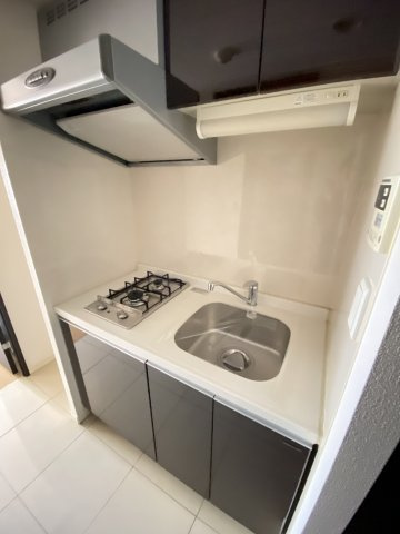 レジュールアッシュ難波リュクスのキッチン