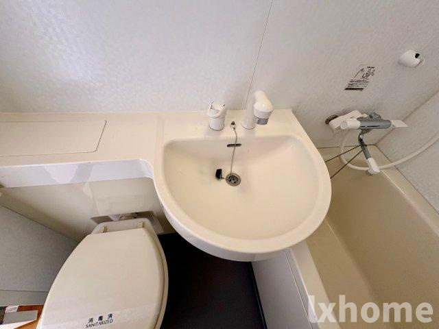 コーポウエストリバーの洗面所