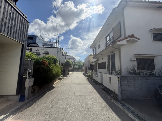 豊中市中桜塚二丁目土地の前面道路含む現地写真|前面道路です！西側から撮影！