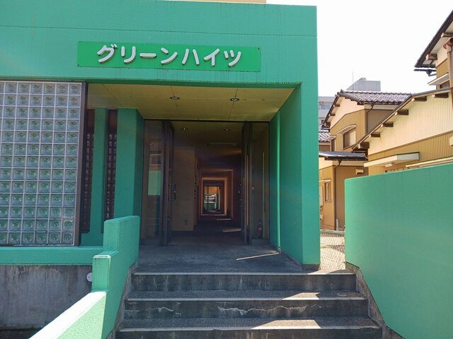 グリーンハイツのエントランス|落ち着いたエントランスです