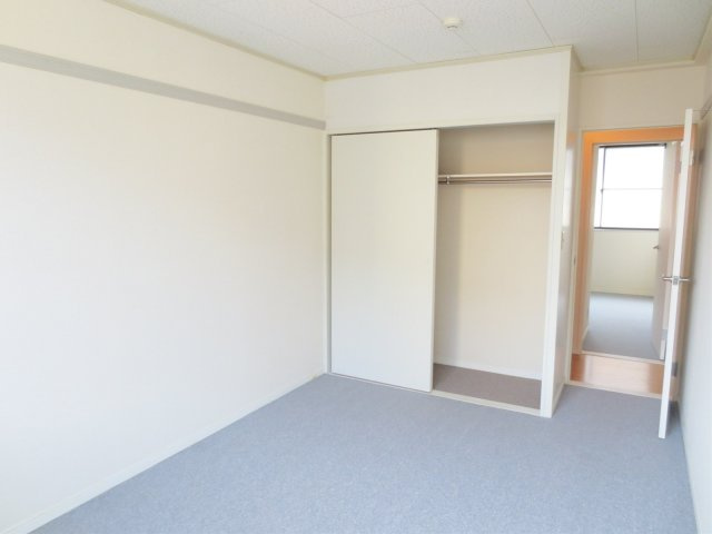 レオパレスメゾネット長本の寝室|※同タイプ部屋の写真となります