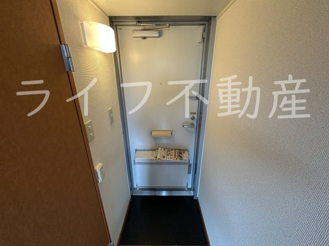 カラコレスの玄関|落ち着いた玄関です