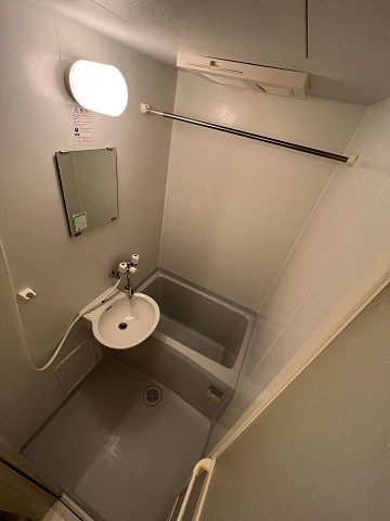 レオパレスパレス猪名寺の浴室|お風呂で日々の疲れを落としましょう