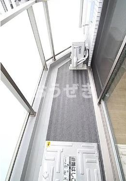 ＥｓＴＲＵＴＨ　ＮＩＳＨＩ－ＹＯＫＯＨＡＭＡのバルコニー