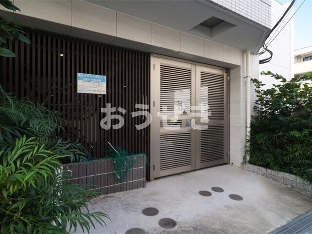 ＥｓＴＲＵＴＨ　ＮＩＳＨＩ－ＹＯＫＯＨＡＭＡのエントランス
