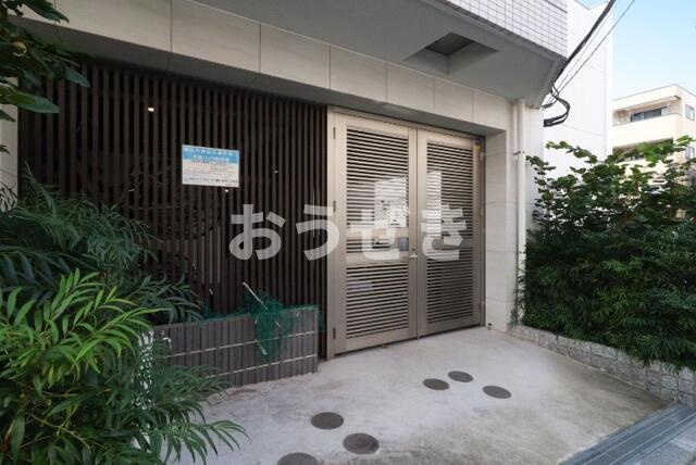 ＥｓＴＲＵＴＨ　ＮＩＳＨＩ－ＹＯＫＯＨＡＭＡのエントランス