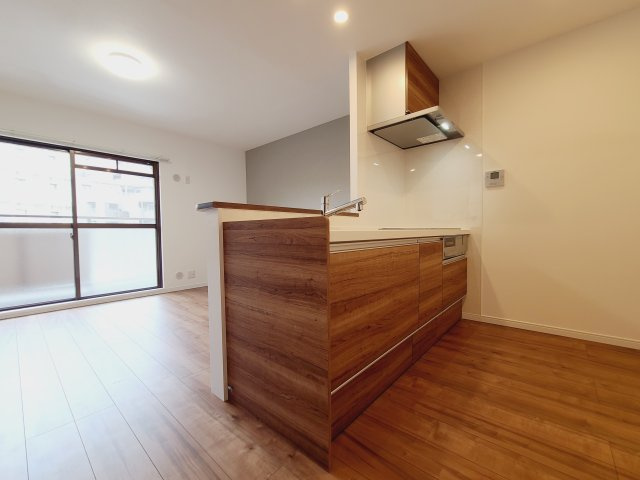 ロワールマンション井尻2の居間・リビング|【新品】内装の主役でもあり、重要な水回りでもあるからこそ機能性・デザイン性に力を入れてます。