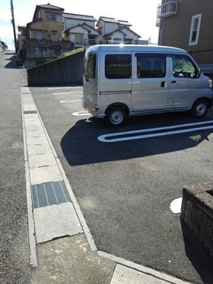 【駐車場】 | ヴェルサン　ヴィラ