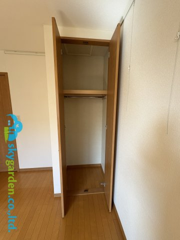 藤沢市鵠沼藤が谷三丁目　中古戸建の収納|クロゼットの様子
