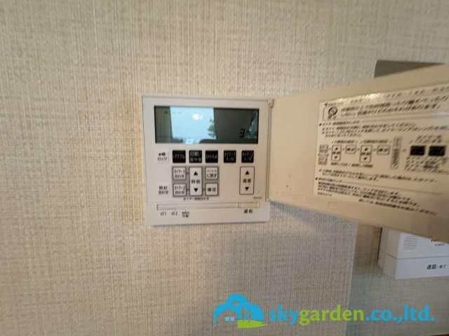 藤沢市鵠沼藤が谷三丁目　中古戸建の設備|床暖房のスイッチパネル　3か所あります