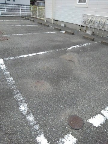 ニューシティー鳴門　３号館の駐車場|駐車場があります
