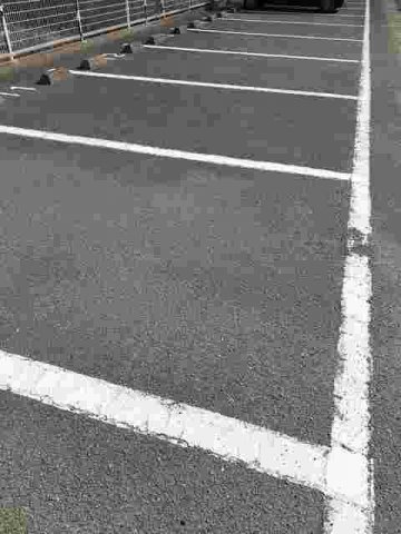 アルバ　Ａの駐車場|駐車場があるので、車を買う予定の方も安心です